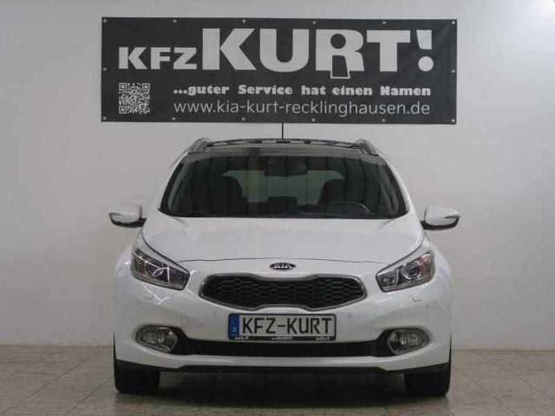 Gebraucht Kia Ceed 135 PS (99 kW) 2015 Deluxeweiss (metallic) Kleinwagen
