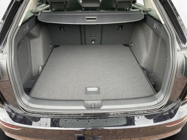 Gebraucht VW Golf VIII Life 150 PS (110 kW) 2023 Schwarz Kombi