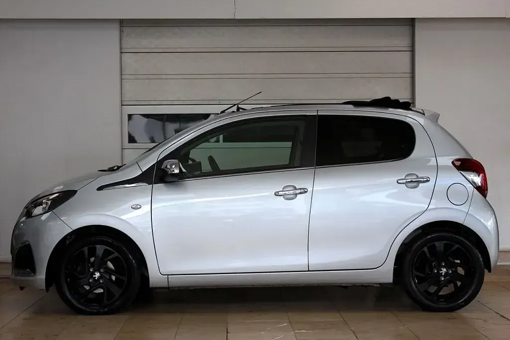Gebraucht Peugeot 108 Allure 82 PS (60 kW) 2018 Silber Cabrio