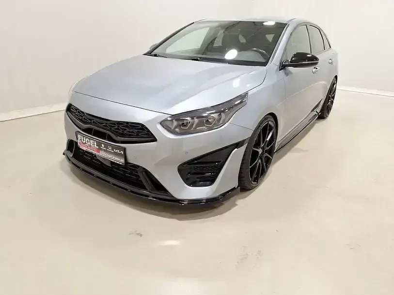 Gebraucht Kia ProCeed Sport 204 PS (150 kW) 2022 (css) lunarsilber met. Kleinwagen