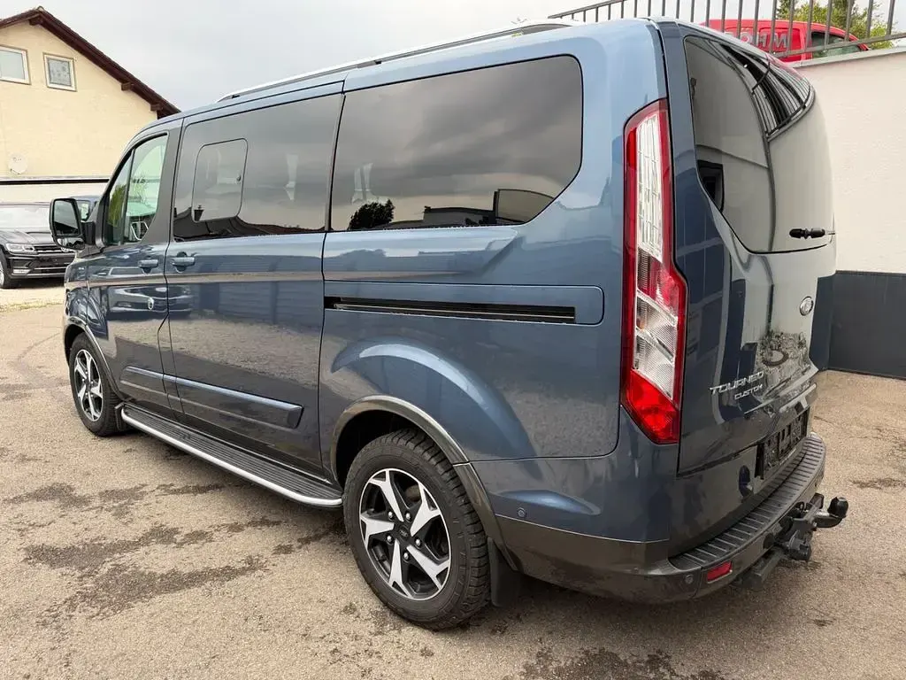 Gebraucht Ford Tourneo Custom Active 131 PS (96 kW) 2022 Blau Van