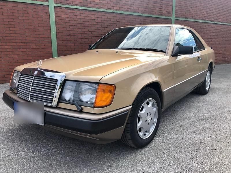 Gold Gebraucht 1988 Mercedes E300 Coupé | 23.700 € - Bild 1/4