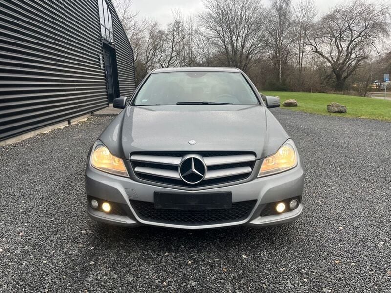 Gebraucht Mercedes C200 136 PS (100 kW) 2013 Silber Limousine