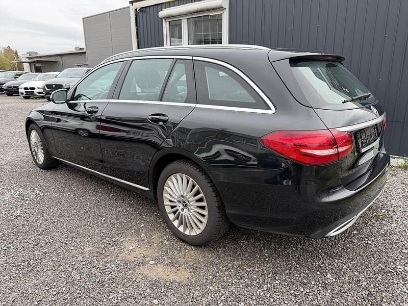 Gebraucht Mercedes C180 156 PS (114 kW) 2017 Schwarz Kombi
