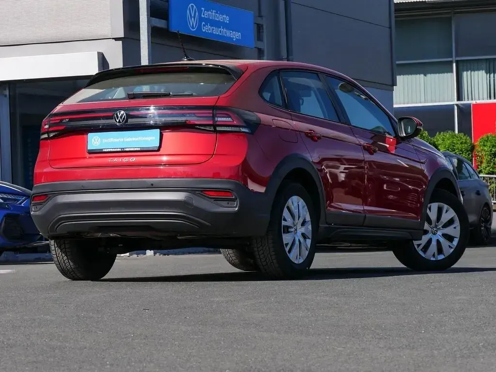Używany VW Taigo Basis 95 KM (69 kW) 2022 Czerwony SUV