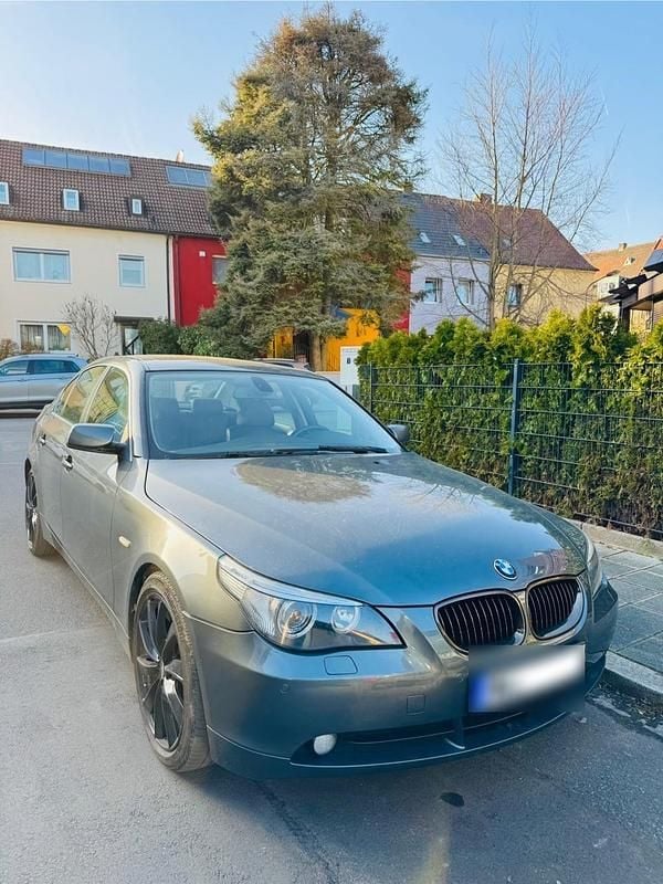 Gebraucht BMW 523 177 PS (130 kW) 2006 Grau Limousine