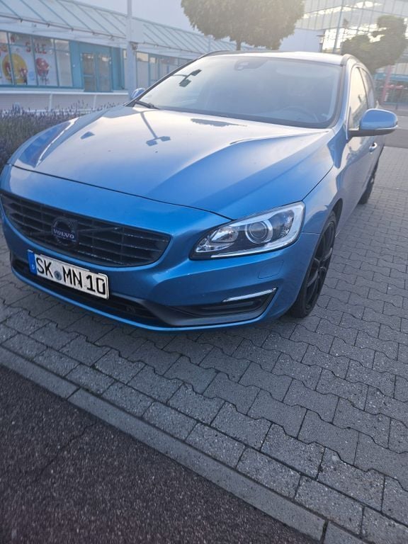Blau Gebraucht 2014 Volvo V60 Kombi | 11.500 € (Fairer Preis) - Bild 1/4