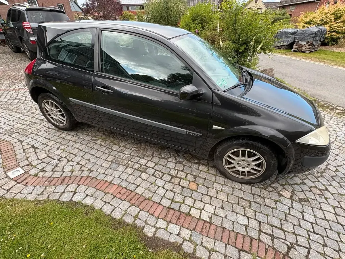 Gebraucht Renault Mégane 98 PS (72 kW) 2005 Schwarz Kleinwagen