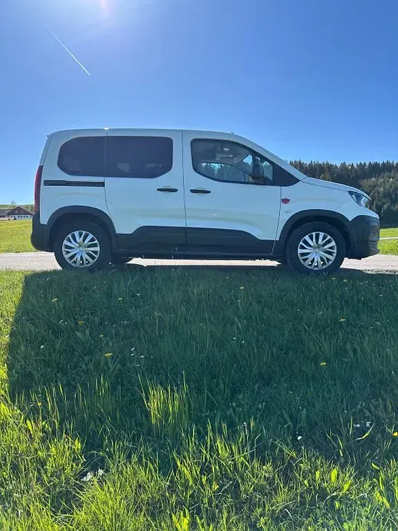 Gebraucht Peugeot Rifter Active 102 PS (75 kW) 2021 Weiß Van / Kleinbus