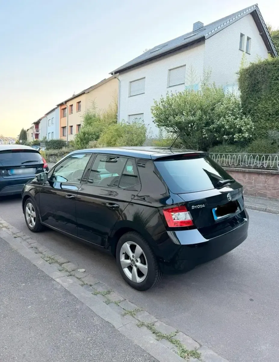 Gebraucht Skoda Fabia 75 PS (55 kW) 2015 Schwarz Kleinwagen
