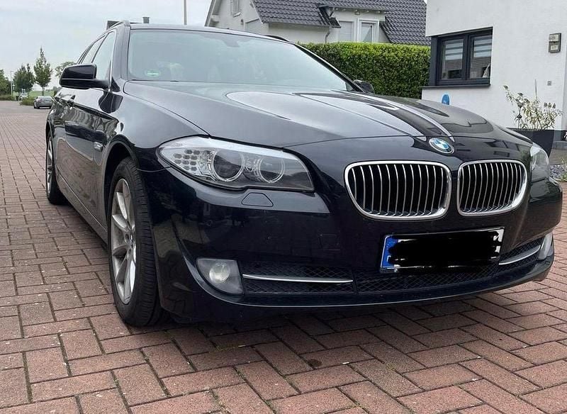 Schwarz Gebraucht 2013 BMW 520 Kombi | 8.500 € (Guter Preis) - Bild 1/4