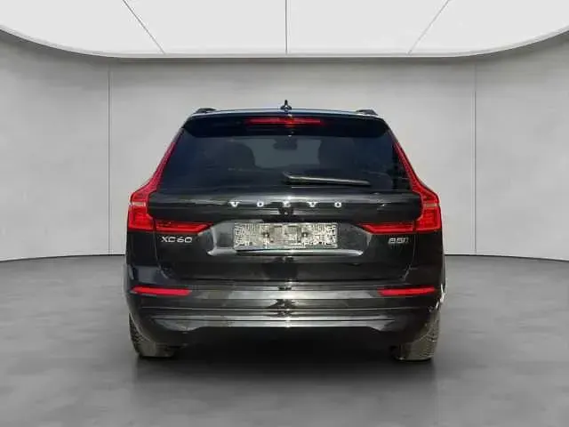 Gebraucht Volvo XC60 Core 250 PS (183 kW) 2024 Onyx black metallic SUV
