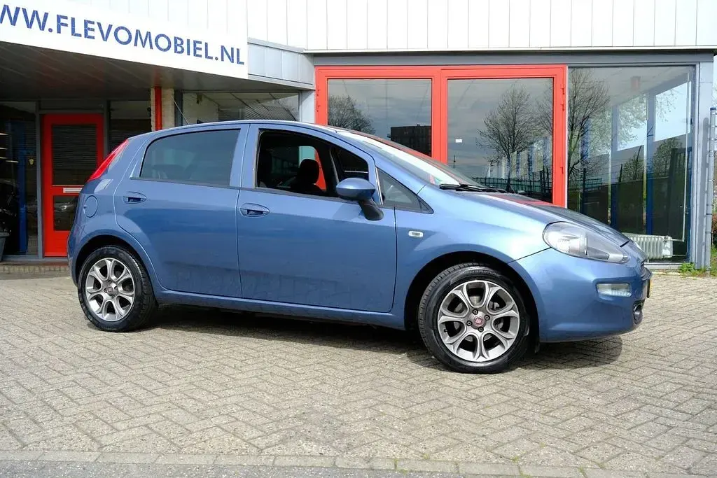 Gebraucht Fiat Punto Evo 101 PS (74 kW) 2018 Blau Kleinwagen