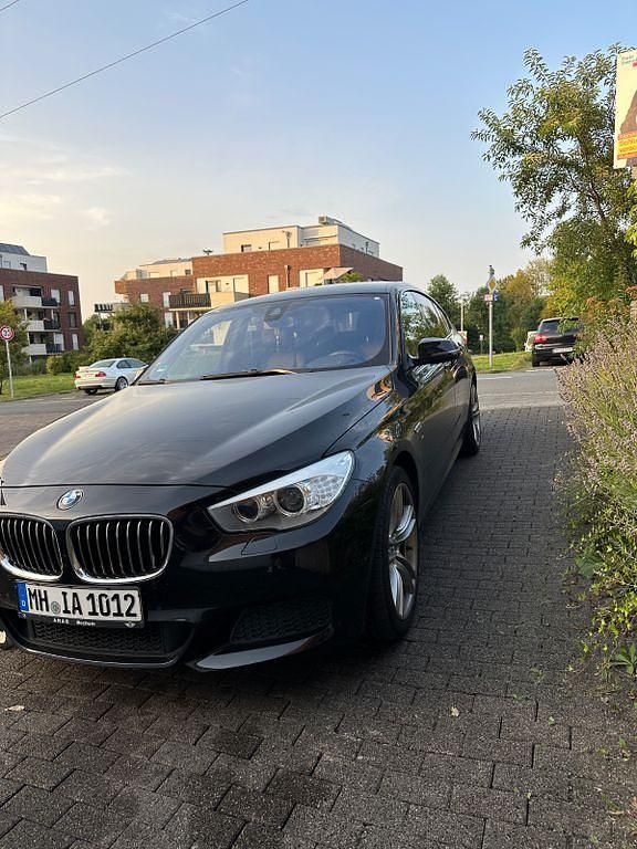 Schwarz Gebraucht 2016 BMW 520 Gran Turismo Sport Line Limousine | 20.500 € (Fairer Preis) - Bild 1/4