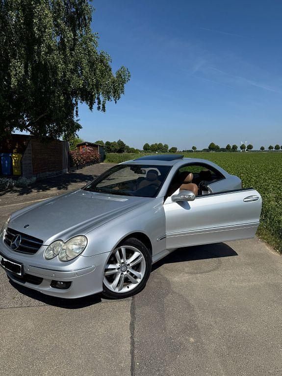 Silber Gebraucht 2007 Mercedes CLK220 Avantgarde Coupé | 5.000 € (Fairer Preis) - Bild 1/4