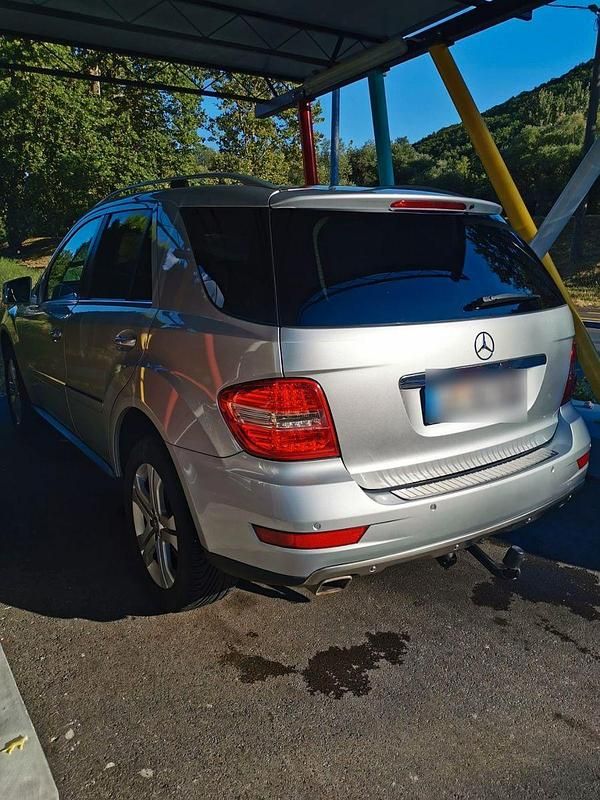 Gebraucht Mercedes ML350 231 PS (169 kW) 2011 Silber SUV