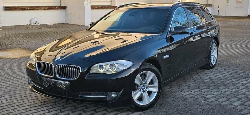 Gebraucht BMW 520 184 PS (135 kW) 2012 Schwarz Kombi