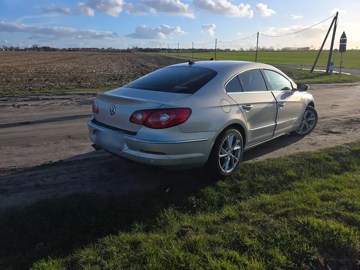 Gebraucht VW Passat Individual 200 PS (147 kW) 2009 Silber Coupé