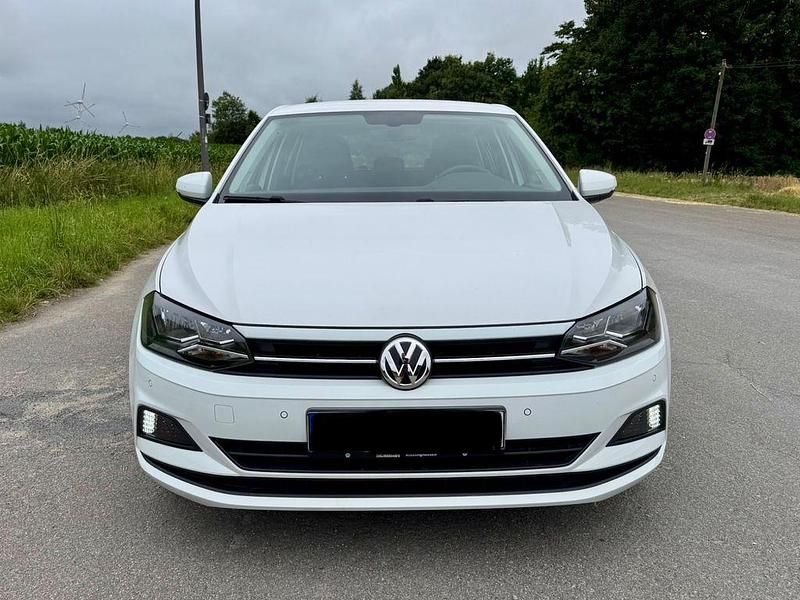 Gebraucht VW Polo 65 PS (47 kW) 2018 Weiß Kleinwagen
