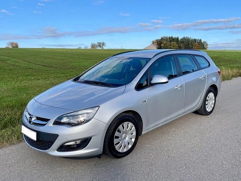 Silber Gebraucht 2014 Opel Astra Kombi | 9.700 € (Teuer) - Bild 1/4