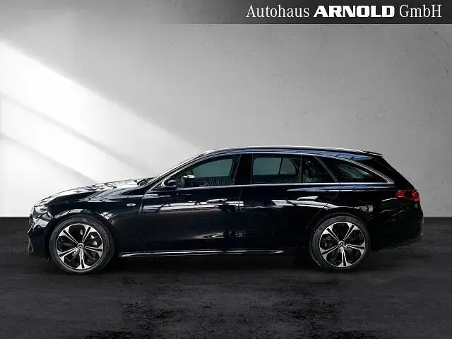 Gebraucht Mercedes E300 Avantgarde 313 PS (230 kW) 2024 Obsidianschwarz Kombi
