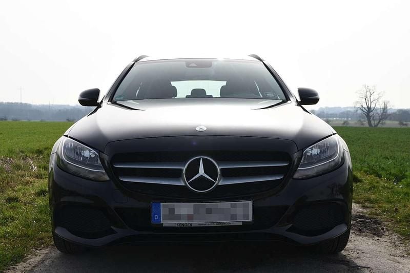 Gebraucht Mercedes C220 170 PS (125 kW) 2016 Schwarz Limousine