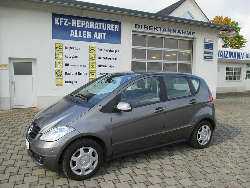 Grau Gebraucht 2009 Mercedes A170 Classic Limousine | 7.900 € (Fairer Preis) - Bild 1/4