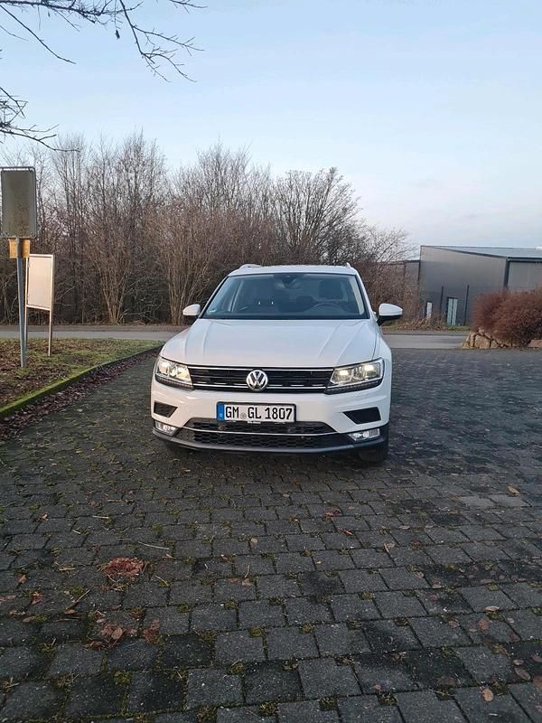 Weiß Gebraucht 2016 VW Tiguan Highline SUV | 17.000 € (Fairer Preis) - Bild 1/4