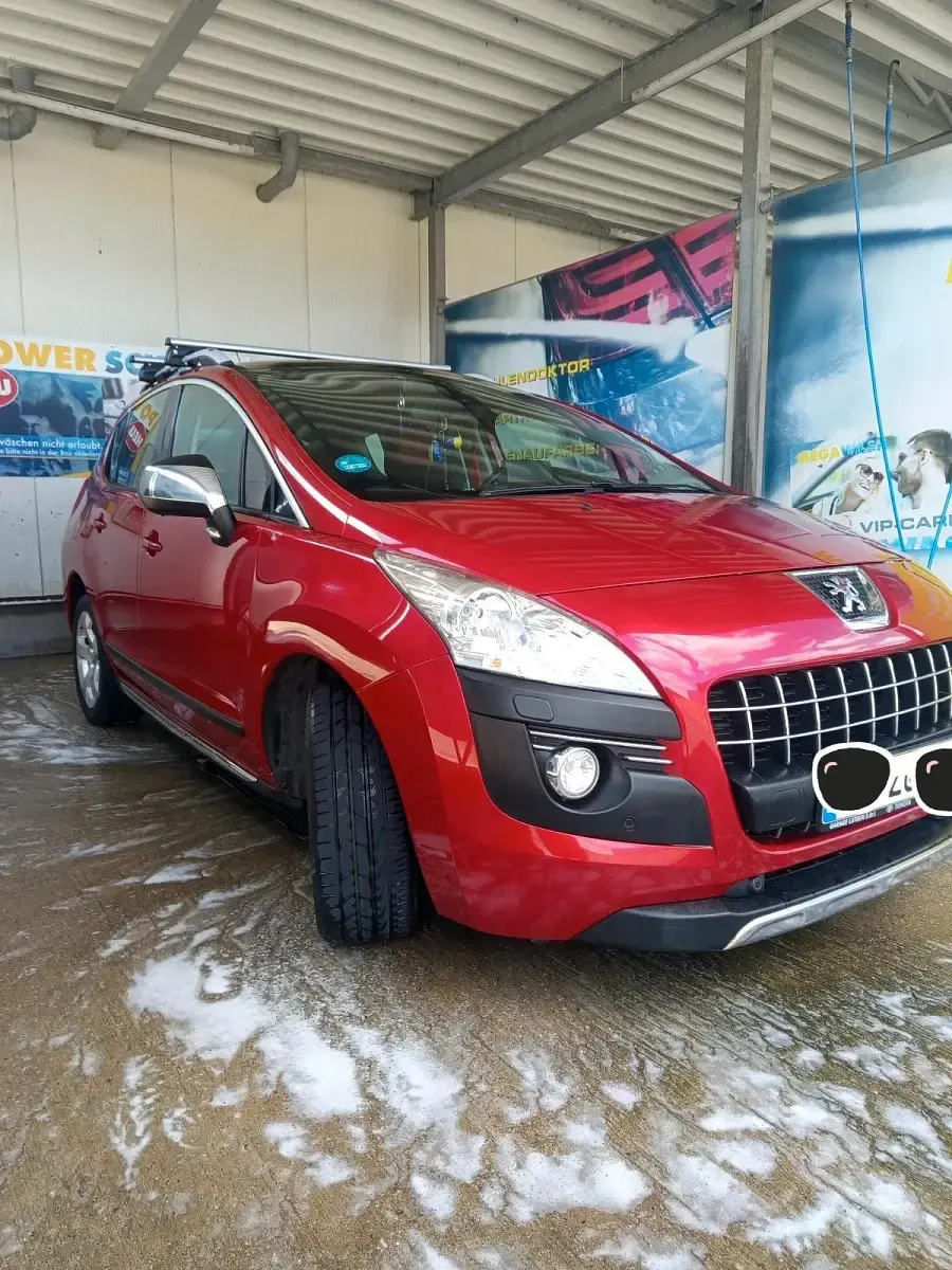 Gebraucht Peugeot 3008 Premium 150 PS (110 kW) 2010 Rot Kombi