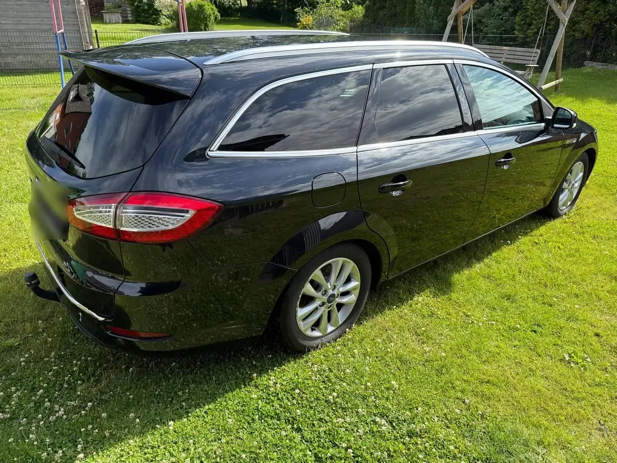 Gebraucht Ford Mondeo 140 PS (102 kW) 2014 Schwarz Kombi