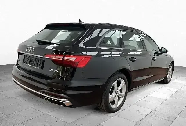 Gebraucht Audi A4 Advanced 163 PS (119 kW) 2023 Schwarz Kombi
