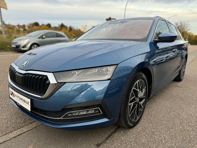 Gebraucht Skoda Octavia First Edition 150 PS (110 kW) 2021 Blau Kombi