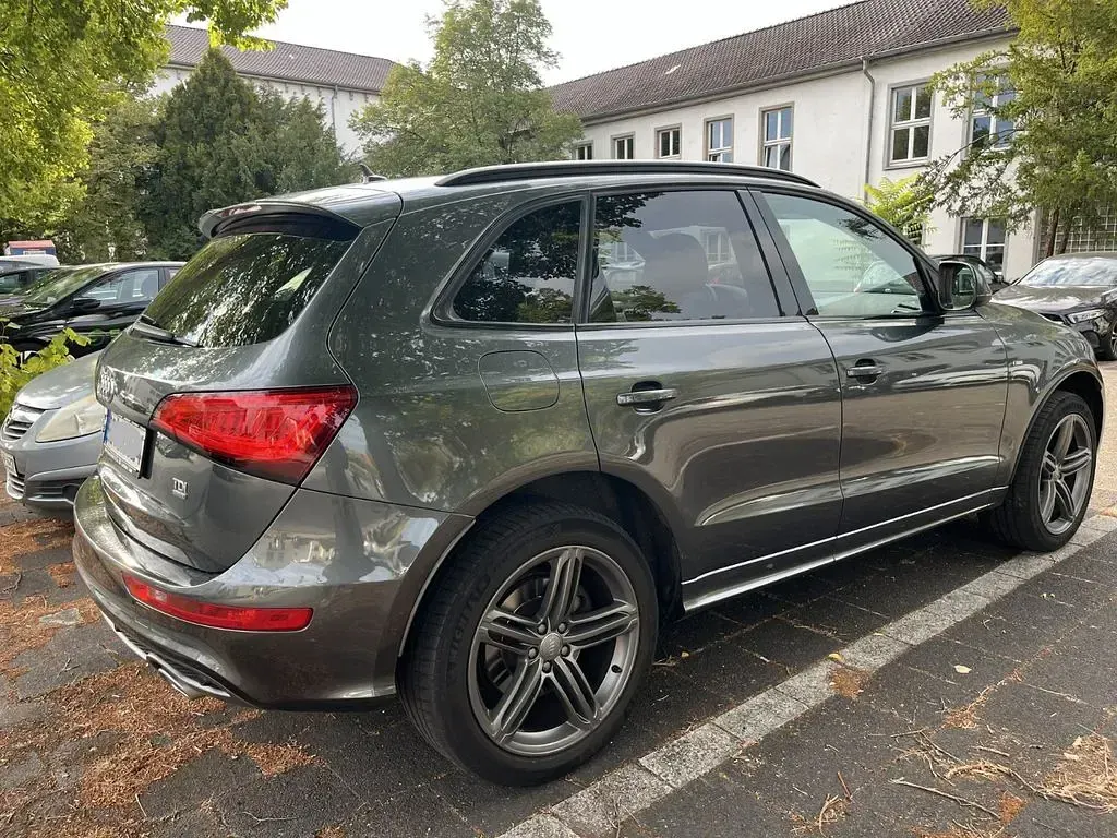 Gebraucht Audi Q5 Sport 258 PS (189 kW) 2015 Grau SUV