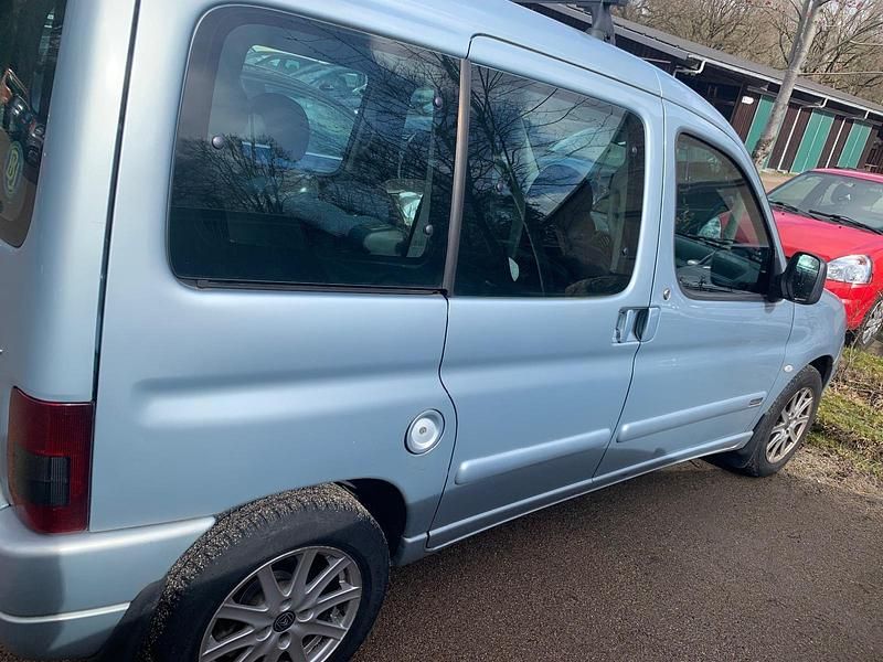 Gebraucht Citroën Berlingo 109 PS (80 kW) 2005 Silber Van / Kleinbus