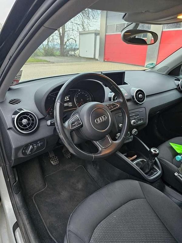 Gebraucht Audi A1 Sportback S-Line 122 PS (89 kW) 2013 Silber Kleinwagen