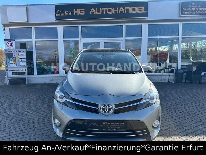 Gebraucht Toyota Verso Life 147 PS (108 kW) 2013 Grau Van / Kleinbus