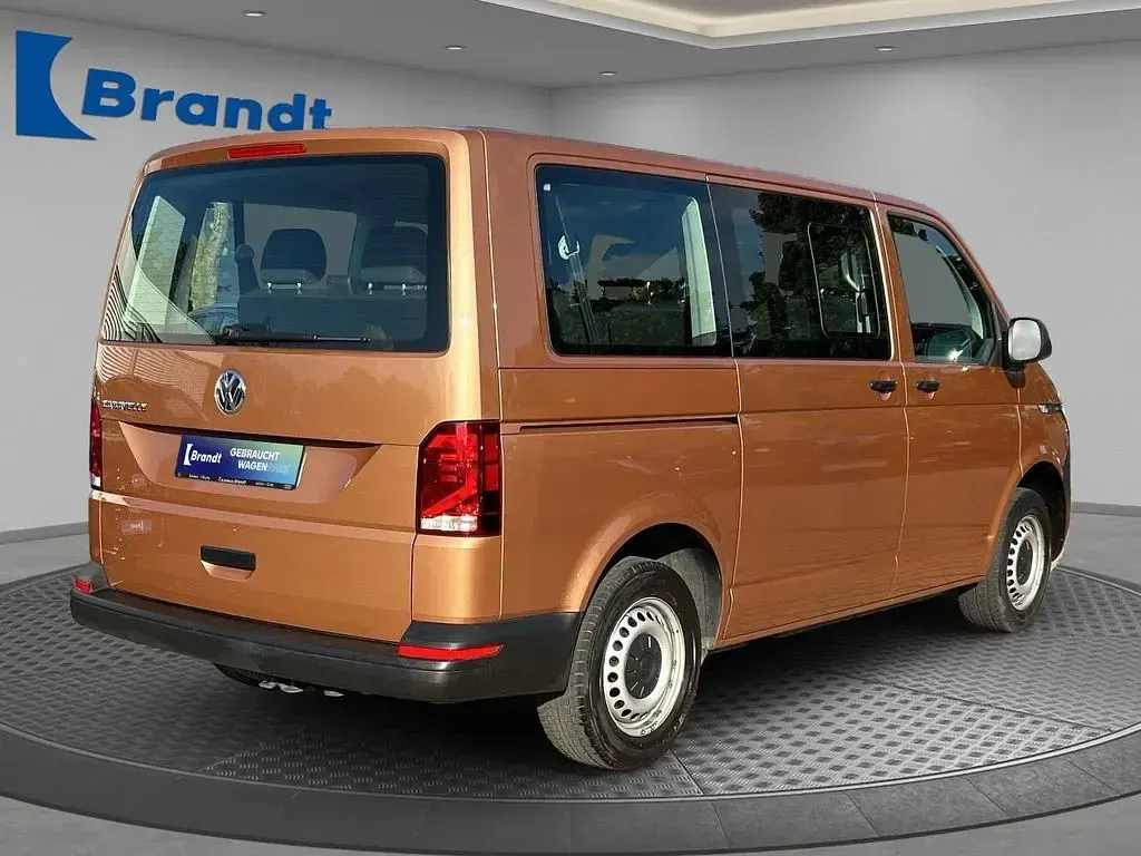 Gebraucht VW Caravelle Trendline 150 PS (110 kW) 2021 Braun Van