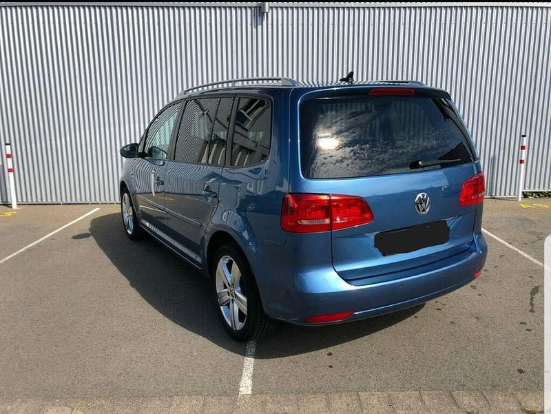 Gebraucht VW Touran Cup 140 PS (102 kW) 2015 Blau Van / Kleinbus