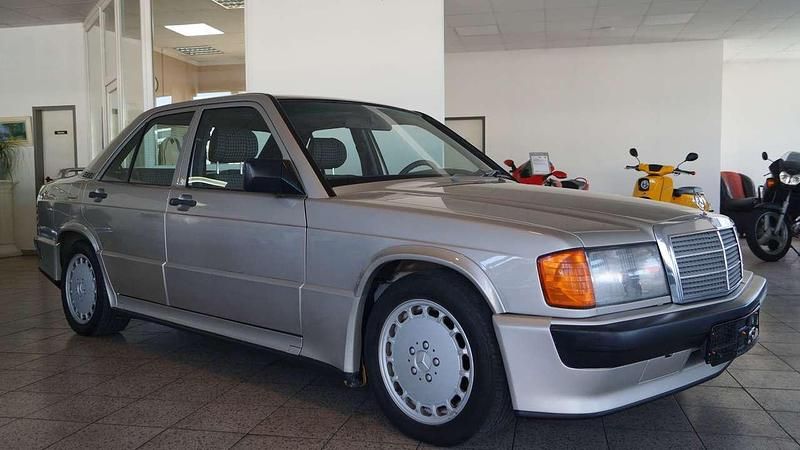 Gebraucht Mercedes 190 194 PS (142 kW) 1989 Campangersilber Limousine