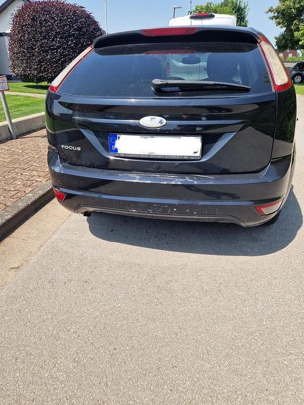 Schwarz Gebraucht 2008 Ford Focus Limousine | 1.499 € (Fairer Preis) - Bild 1/4
