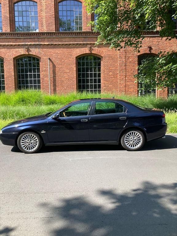 Blau Gebraucht 1999 Alfa Romeo 166 Progression Limousine | 5.200 € (Etwas zu teuer) - Bild 1/4