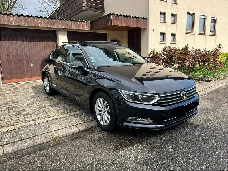 Gebraucht VW Passat 120 PS (88 kW) 2019 Schwarz Limousine