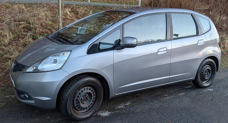 Grau Gebraucht 2010 Honda Jazz Kleinwagen | 5.900 € (Fairer Preis) - Bild 1/4