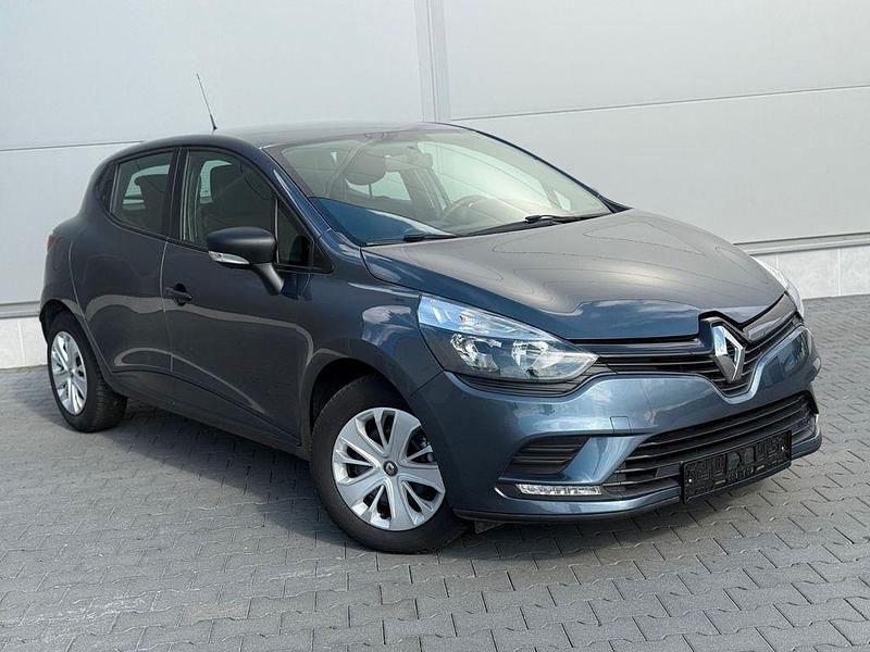 Grau Gebraucht 2019 Renault Clio IV Life Limousine | 6.990 € (Fairer Preis) - Bild 1/4