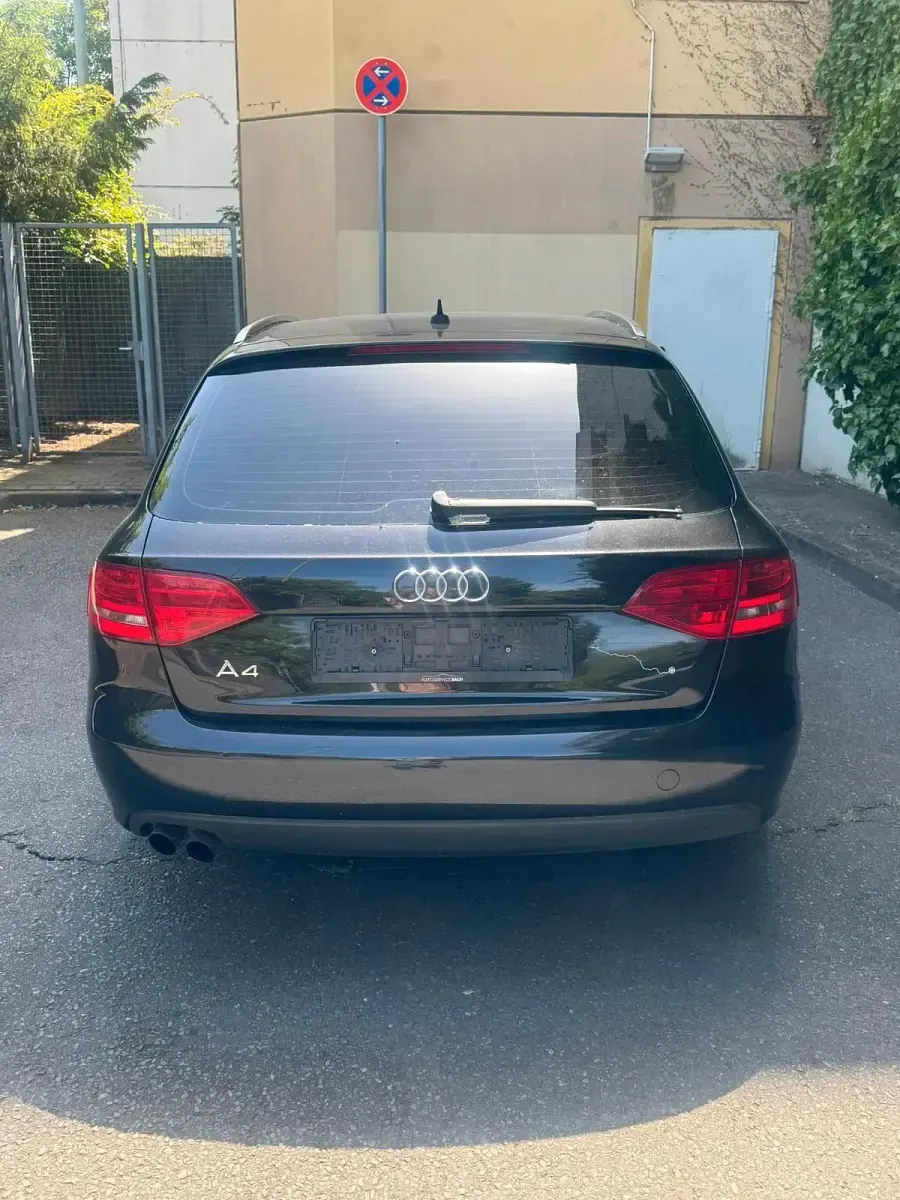Gebraucht Audi A4 S-Line 160 PS (117 kW) 2011 Schwarz Limousine