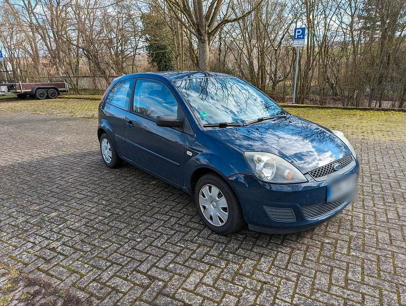 Gebraucht Ford Fiesta 60 PS (44 kW) 2008 Blau Kleinwagen