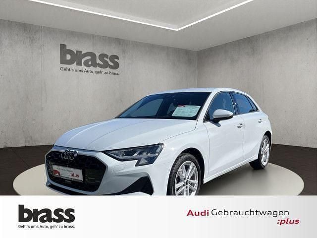Gletscherweiß metallic Gebraucht 2024 Audi A3 Sportback Advanced Limousine | 28.800 € (Fairer Preis) - Bild 1/4