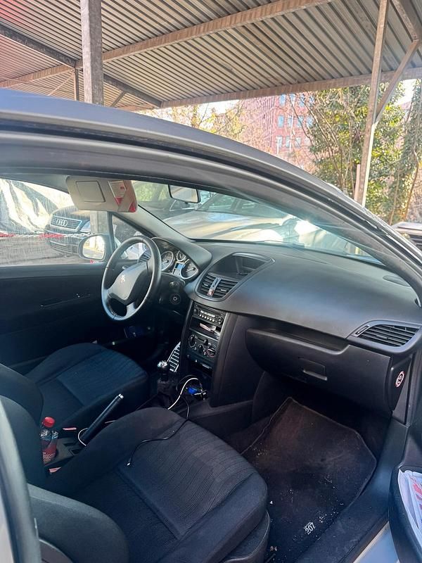 Gebraucht Peugeot 207 Sport 88 PS (64 kW) 2006 Silber Kleinwagen