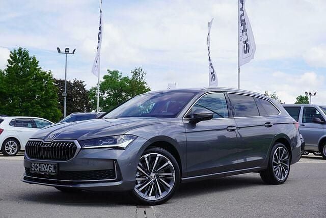 Gebraucht Skoda Superb LAURIN & KLEMENT 193 PS (141 kW) 2024 Graphitegrau metallic Kombi