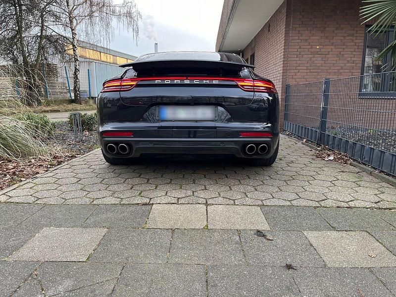 Gebraucht Porsche Panamera 441 PS (324 kW) 2017 Schwarz Limousine